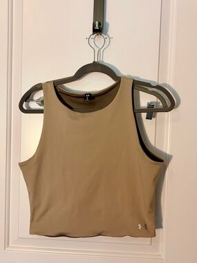 Under Armour Women’s Beige/Tan Cropped Athletic Tank large